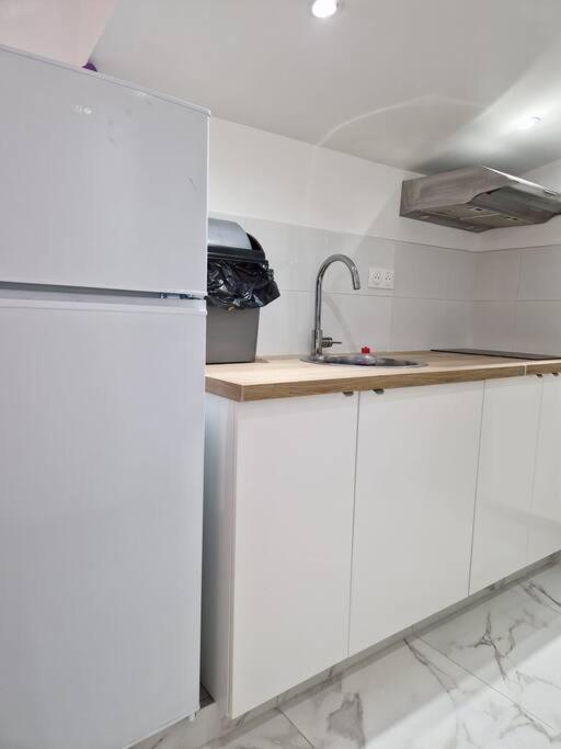 Studioneuf Equipe Cdg/Parc Expo/ Paris Aulnay-sous-Bois Kültér fotó